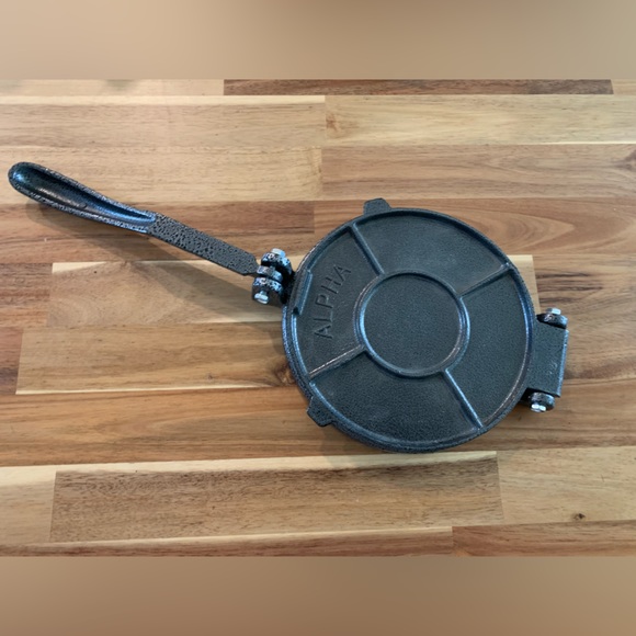 Alpha Living Cast Iron Tortilla Press |New with box|NWOT - Picture 6 of 7